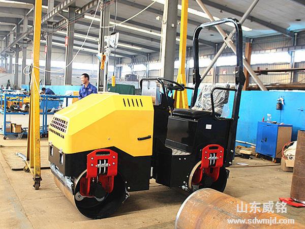 冬季手扶式壓路機(jī)難啟動(dòng)？不只是低溫的原因