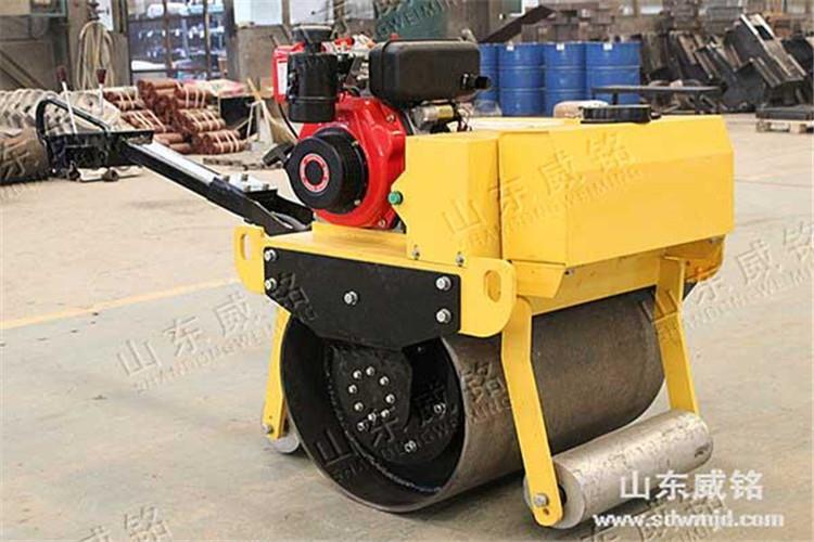 小型壓路機動力不足將會嚴重影響其運行，只有了解清楚出現(xiàn)動力不足的原因我們才能解決此項問題